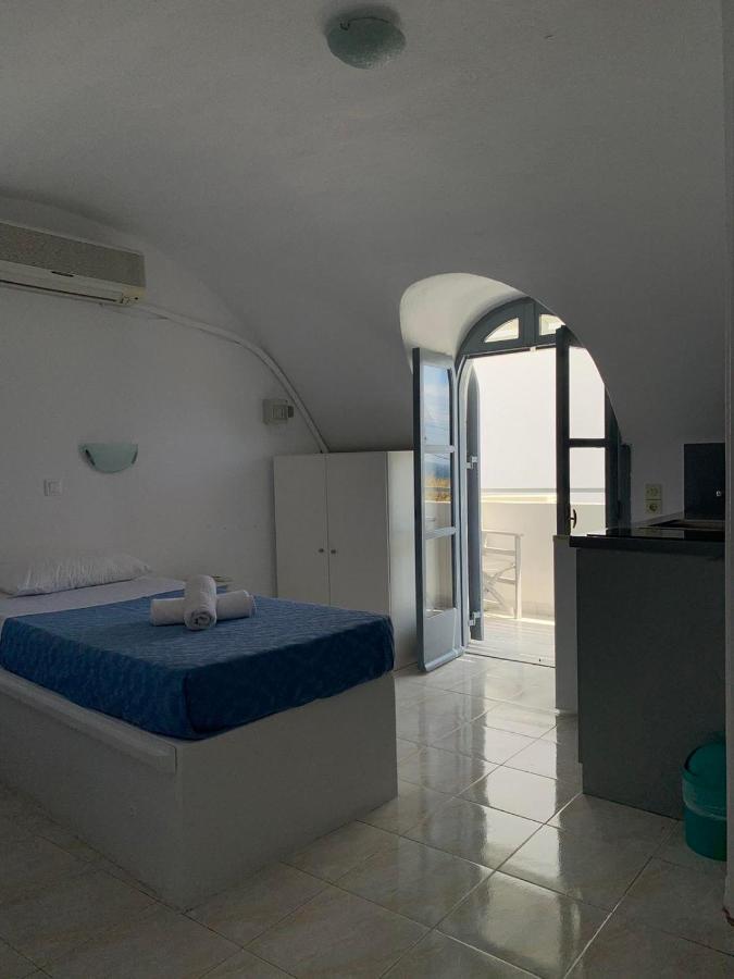 M.g. & Apts Hotel Perissa (Santorini)